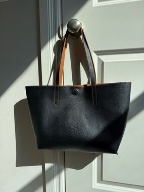 Minimal reversible black and cognac brown tote bag